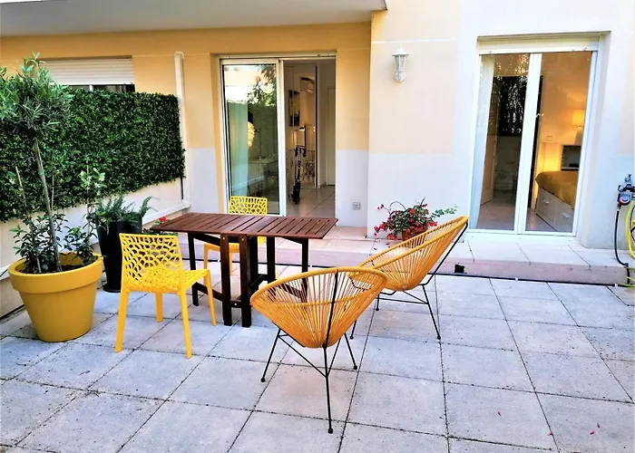 Studio neuf 25 m2, terrasse 35 m2 proche port Nice, Centre ville